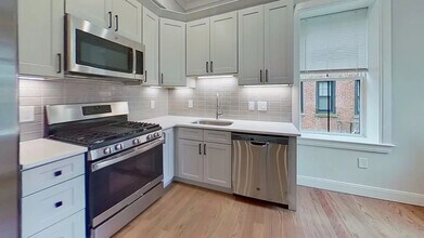 103 Porter St in Boston, MA - Foto de edificio - Building Photo