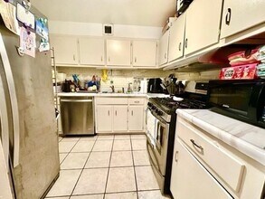 10 Juniper St, Unit 46 in Brookline, MA - Building Photo - Building Photo