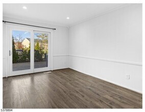22 Maddaket Ct, Unit F4 in Scotch Plains, NJ - Foto de edificio - Building Photo