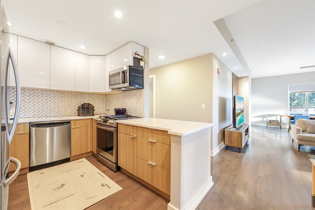 3312 HUDSON Ave in Union City, NJ - Building Photo