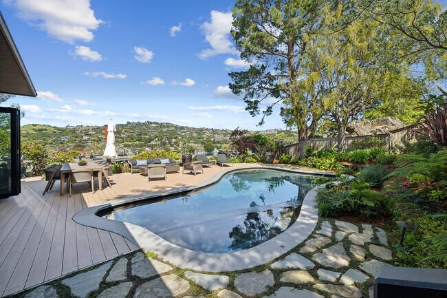 209 San Rafael Ave in Belvedere, CA - Building Photo - Building Photo