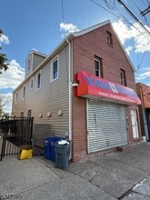 581 E 18th St in Paterson, NJ - Building Photo - Building Photo