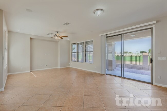 13574 W Cypress St in Goodyear, AZ - Building Photo - Building Photo