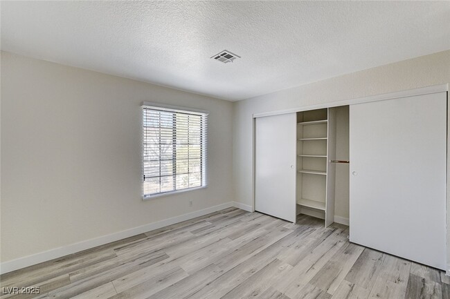 property at 2633 Durango Dr