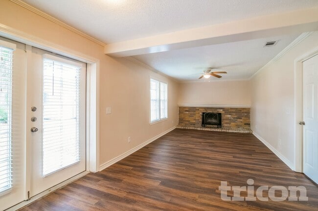 18139 Lake Bend Dr in Houston, TX - Foto de edificio - Building Photo