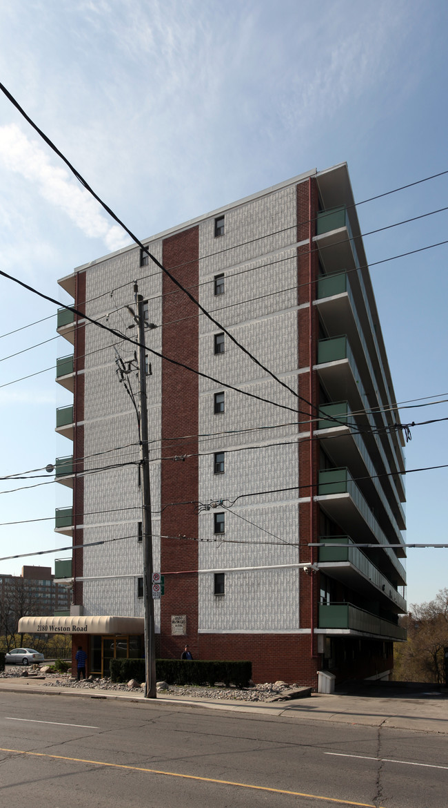 South Garden Apartments in Toronto, ON - Building Photo - Building Photo