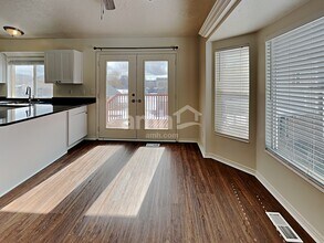 2277 W 2300 N in Clinton, UT - Foto de edificio - Building Photo