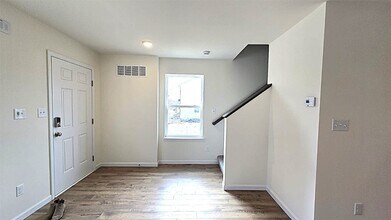 431 Sunset Hollow Drive in Wentzville, MO - Building Photo - Building Photo