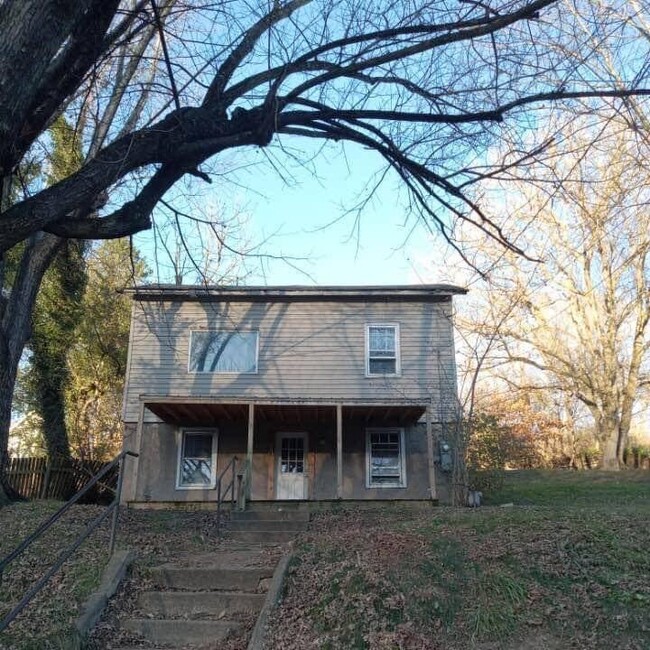 property at 607 E Main St