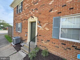 9819 Hagel Cir in Lorton, VA - Building Photo