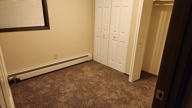 McKay Apartments in Alexandria, MN - Foto de edificio - Building Photo