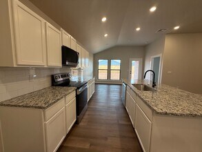 323 Trailblazer Ln in Odessa, TX - Building Photo - Building Photo