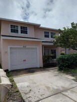 647 Latona Ave in Lake Worth Beach, FL - Building Photo