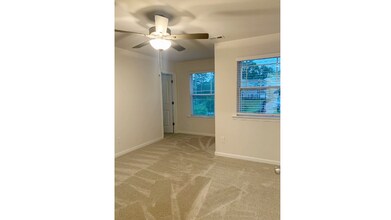 612 Creekway Dr in Fuquay Varina, NC - Building Photo - Building Photo