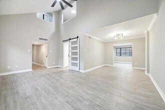 1114 Augusta Dr in Houston, TX - Building Photo - Building Photo