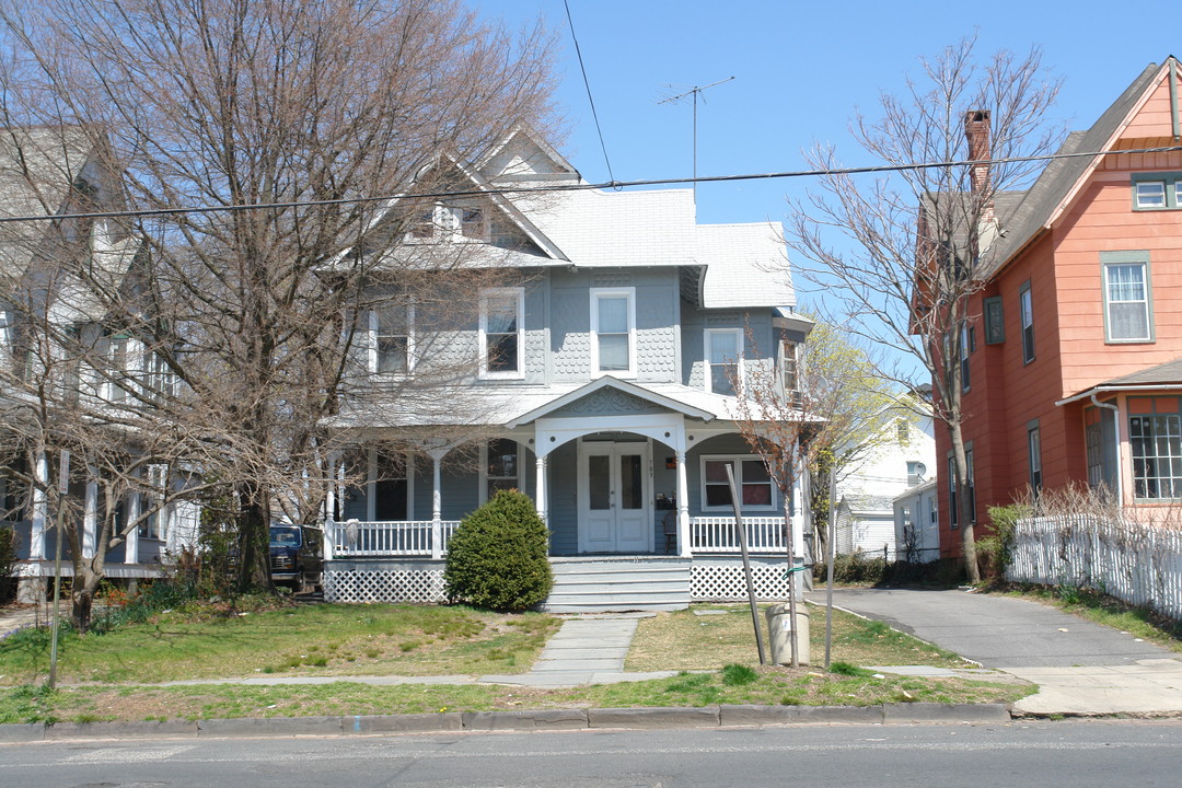 703 1st Ave in Asbury Park, NJ - Building Photo