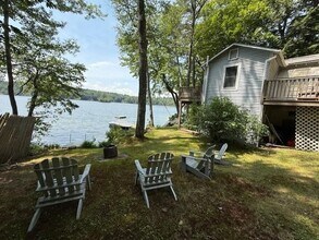 41 Northshore Rd in Sunapee, NH - Foto de edificio - Building Photo
