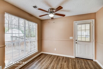 4717 Hollow Ln in Helena, AL - Foto de edificio - Building Photo