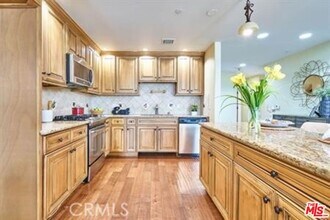 412 S Wilton Pl in Los Angeles, CA - Building Photo - Building Photo