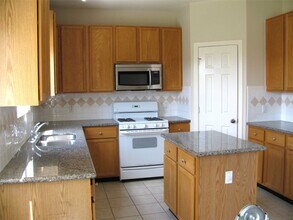 615 Mosman Ct in Houston, TX - Building Photo - Building Photo