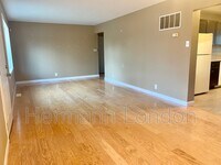 806 Undercliff Dr photo'