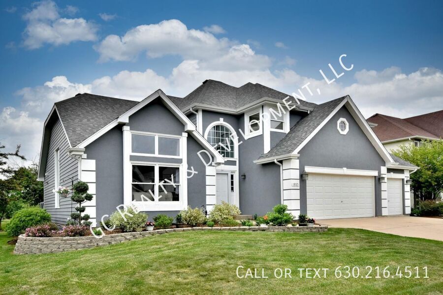 810 Clarendon Ln in Aurora, IL - Building Photo