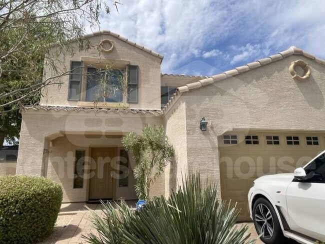 property at 2328 W Skinner Dr