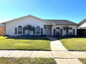 1208 Crestwood Ct in Allen, TX - Building Photo