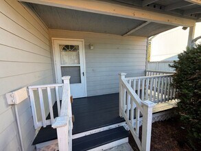 15337-15339 Berry Valley Dr SE in Yelm, WA - Building Photo - Building Photo