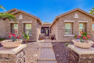 4935 W Yearling Rd in Phoenix, AZ - Building Photo - Building Photo