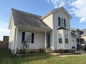 515 Fox Trot Dr in Clarksville, TN - Building Photo - Building Photo