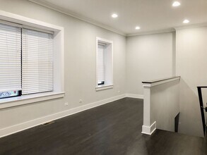 1946 W Nelson St, Unit 1946-1W in Chicago, IL - Foto de edificio - Building Photo