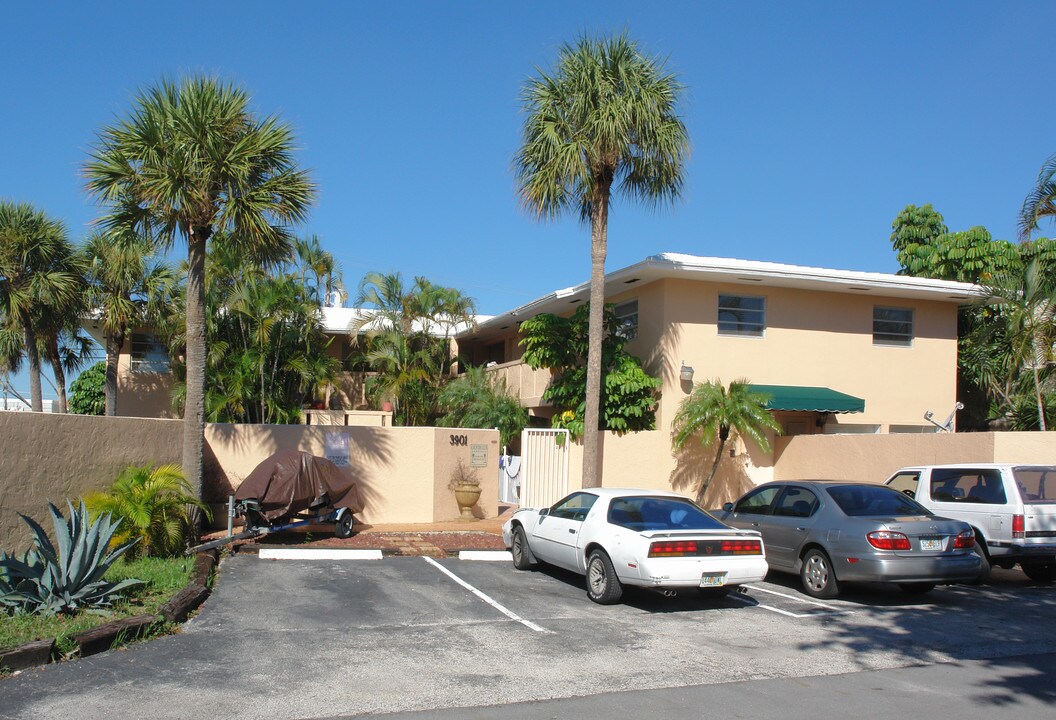 Ridge Garden Apartments in Fort Lauderdale, FL - Foto de edificio