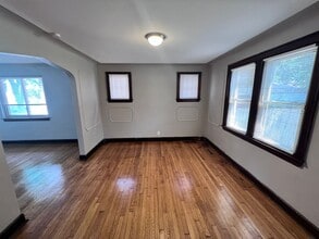 5566 Kensington Ave in Detroit, MI - Building Photo - Building Photo