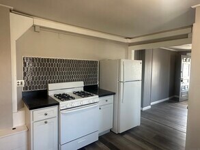 16 Lake St in Middletown, CT - Building Photo - Building Photo