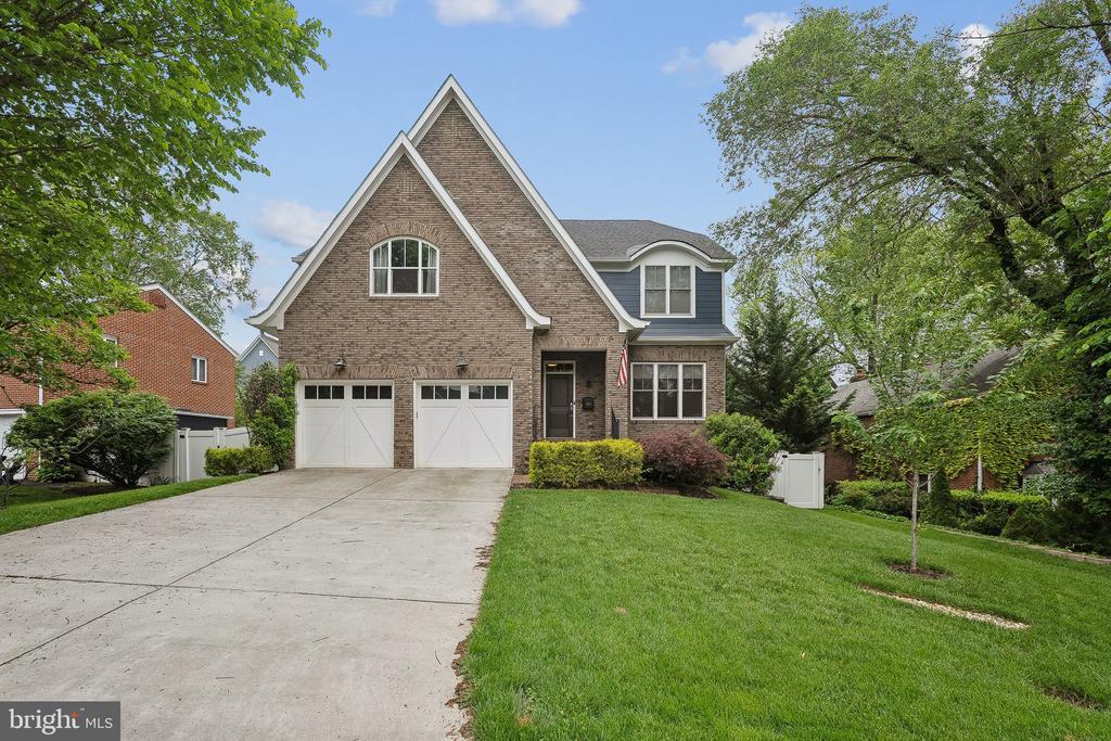 6636 Gordon Ave in Falls Church, VA - Building Photo