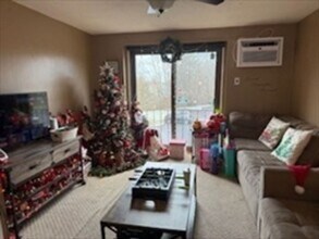 139 King St in Franklin, MA - Foto de edificio - Building Photo