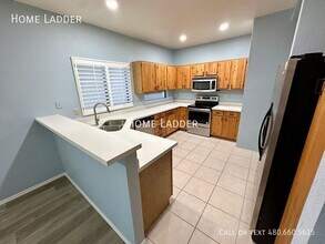 5437 E Greenway St in Mesa, AZ - Building Photo - Building Photo