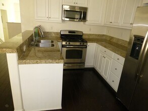 416 W Linden Dr in Orange, CA - Foto de edificio - Building Photo