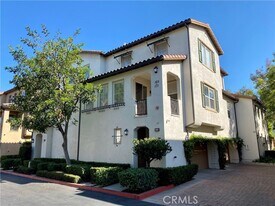 169 Lockford in Irvine, CA - Building Photo