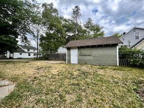 1126 Holt St in Muskegon, MI - Building Photo - Building Photo