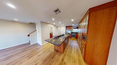 1996 Diamond St in San Diego, CA - Building Photo - Building Photo