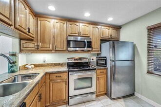 4332 NW 120th Ln in Sunrise, FL - Building Photo - Building Photo