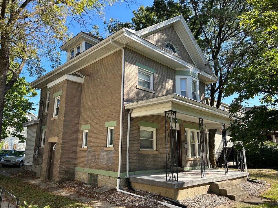 380 E 15th Ave in Columbus, OH - Building Photo