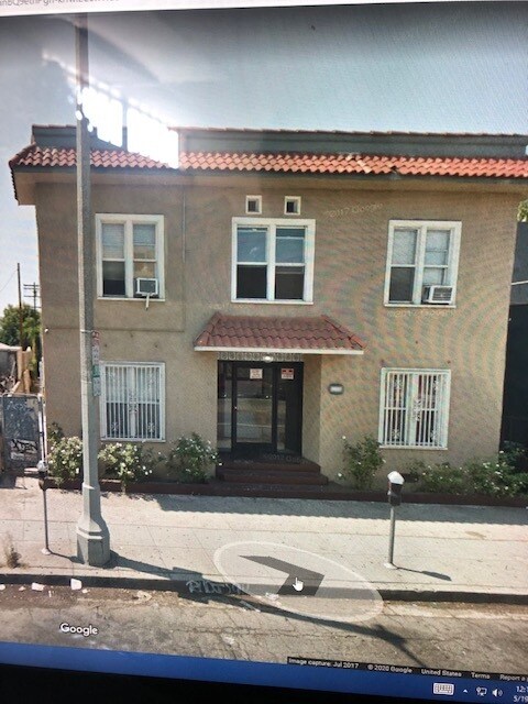 4266 Melrose Ave in Los Angeles, CA - Building Photo