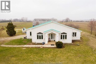 350 County Rd 22 in Lakeshore, ON - Building Photo
