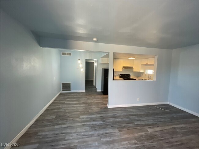 510 Mckellar Cir in Las Vegas, NV - Building Photo - Building Photo