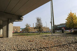 Tower 6 - Multi-Family/Hotel in Toronto, ON - Building Photo - Building Photo