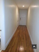 66 Egmont St, Unit 2 in Brookline, MA - Building Photo - Building Photo