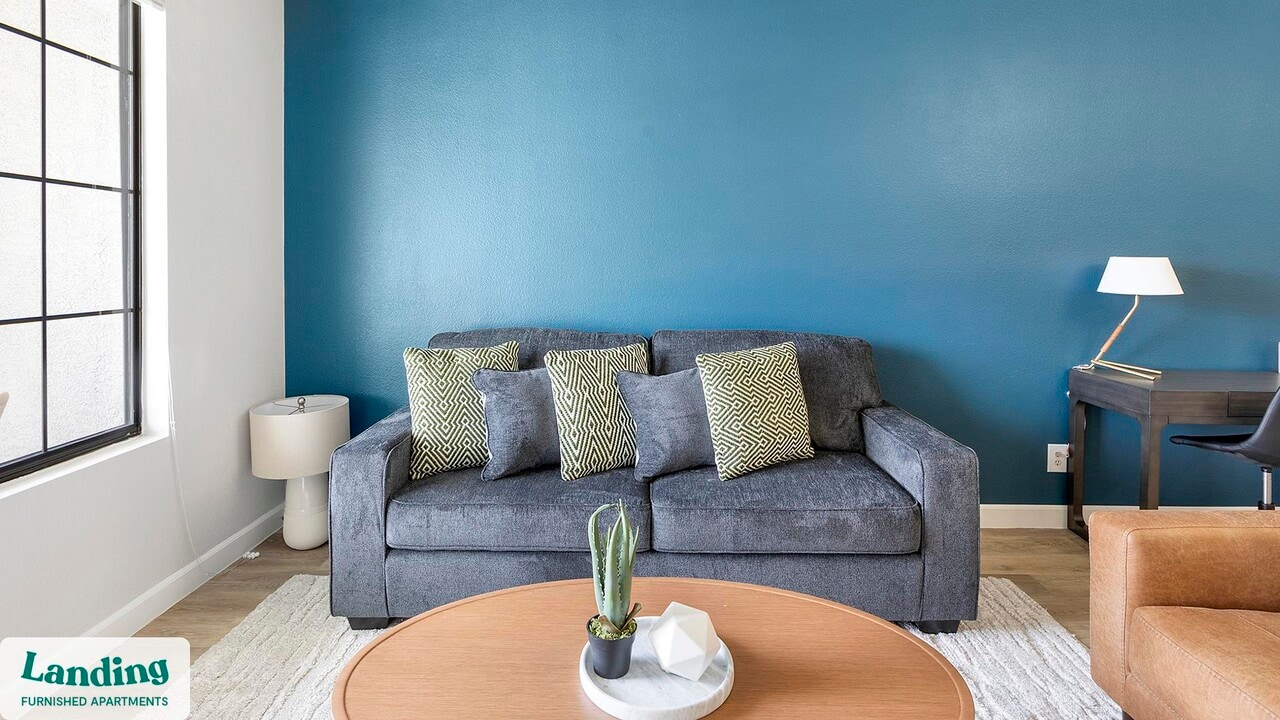 9242 W Russell Rd in Las Vegas, NV - Building Photo